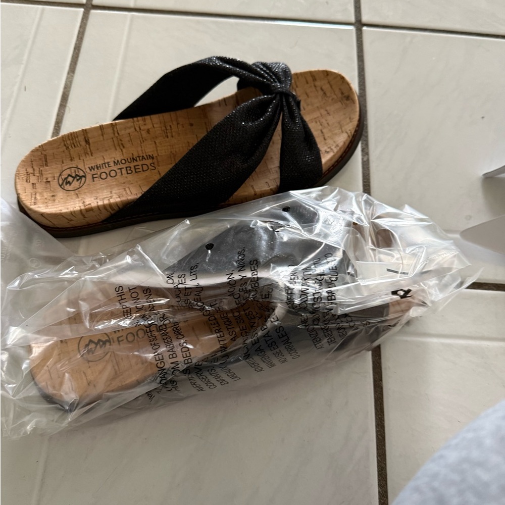 White Mountain Black Knotted Sandals